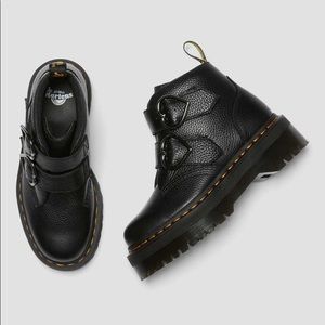 New Devon Heart boots.  Size 8.  Never worn in box.